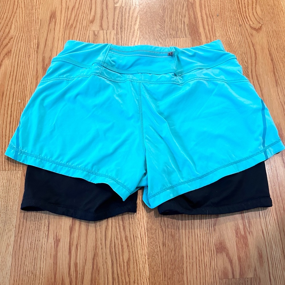 Athleta Ready-Set-Go 2-In-1 Short Size Small - image 4